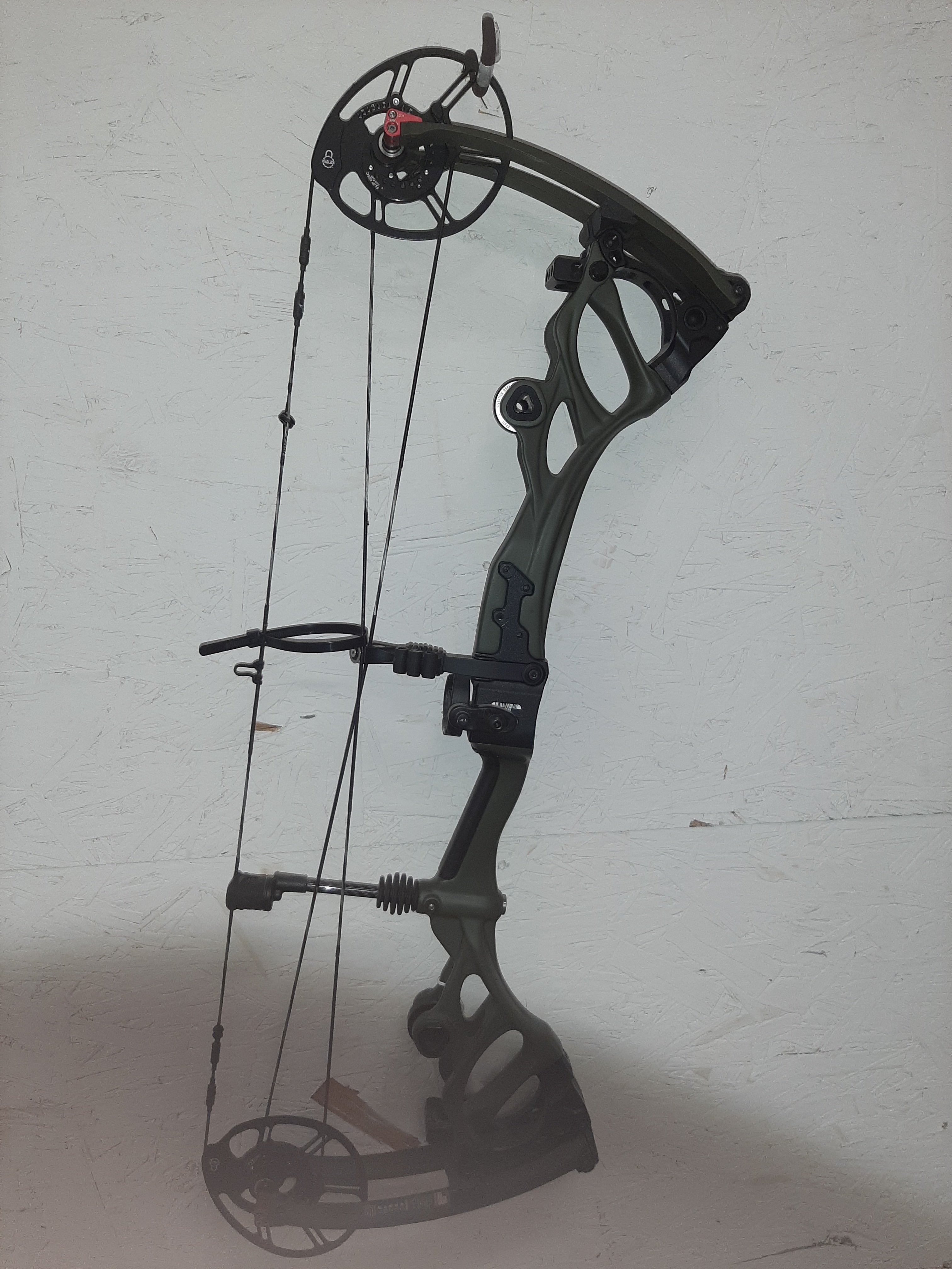 USED Bowtech Carbon one 70#