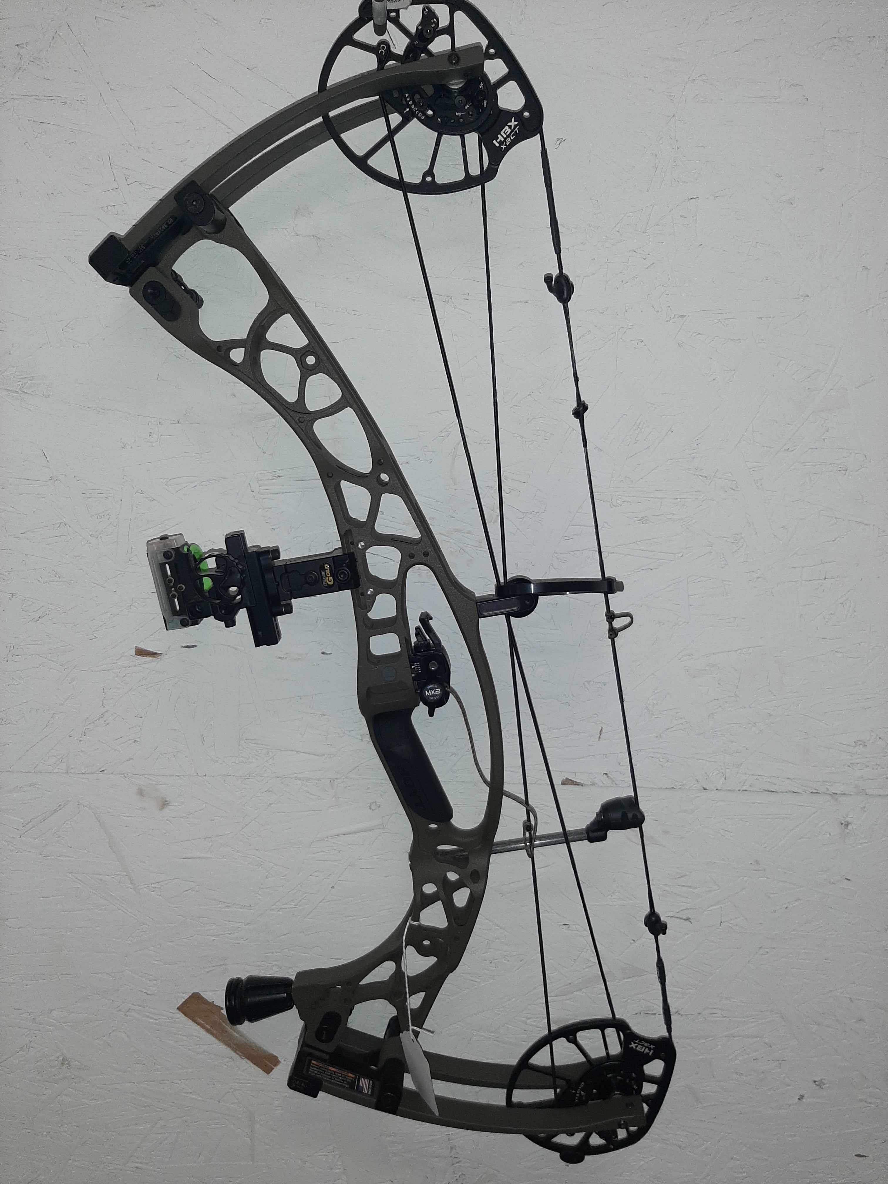USED Hoyt Alpha X 30 70# LH