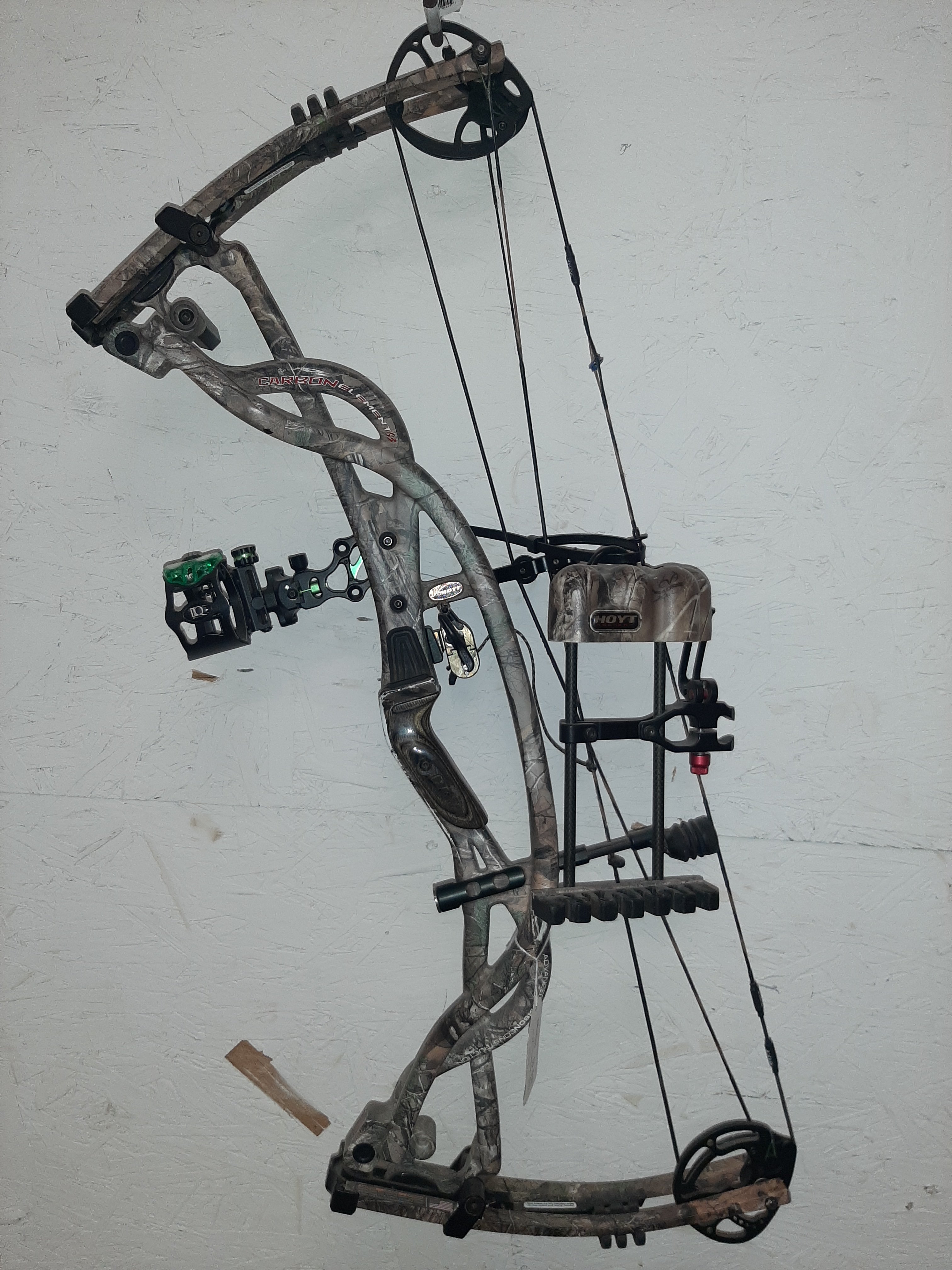 USED Hoyt Carbon Element G3 70#