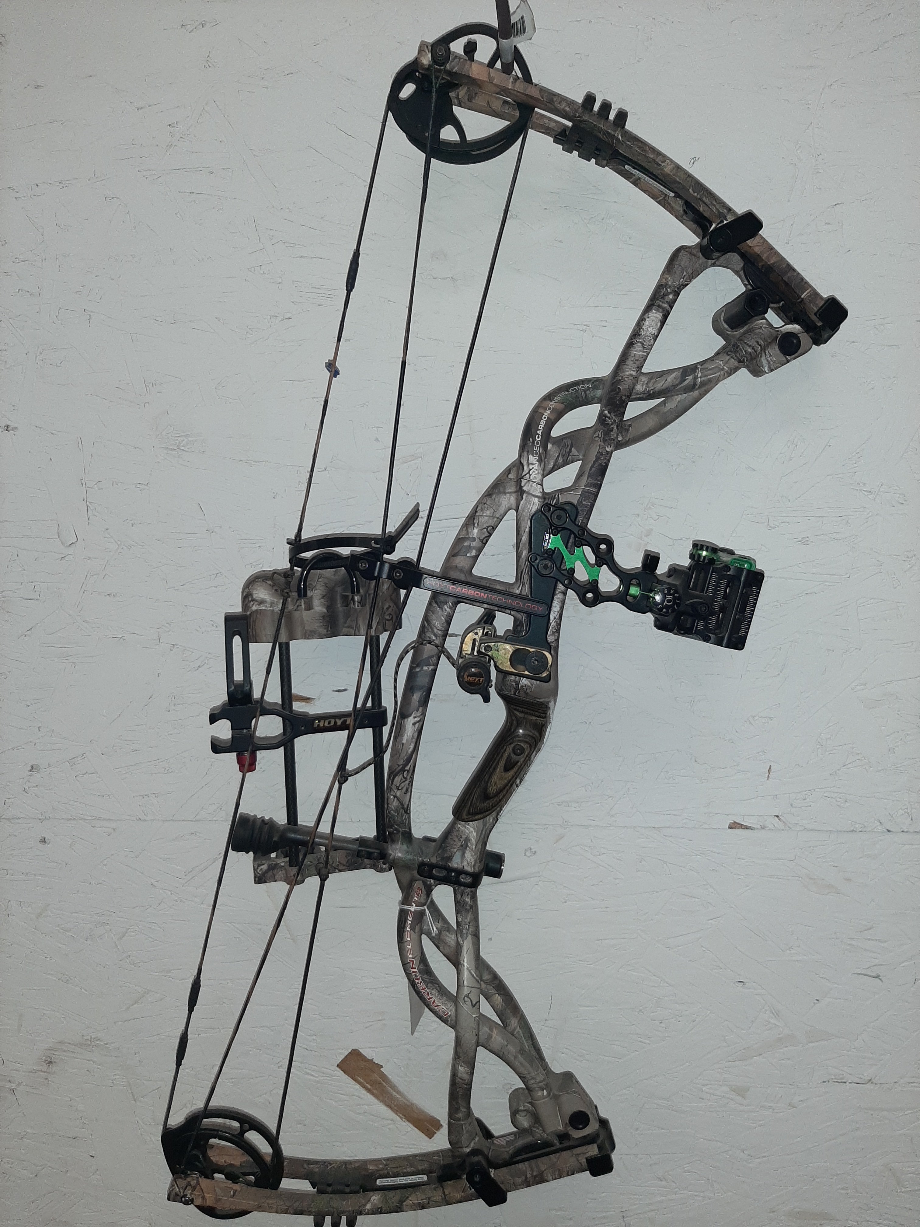 USED Hoyt Carbon Element G3 70#