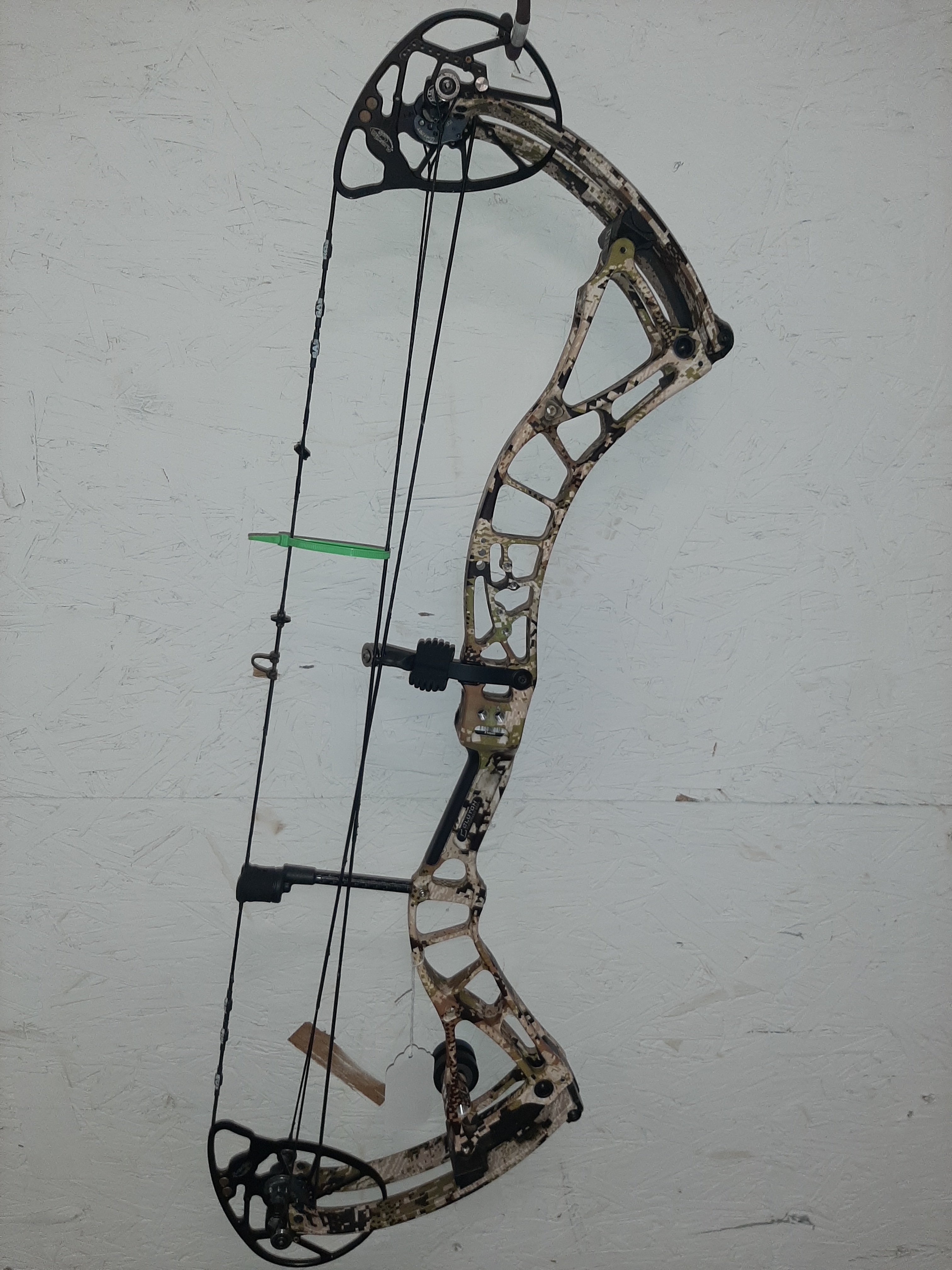 USED Bowtech SR6 70#