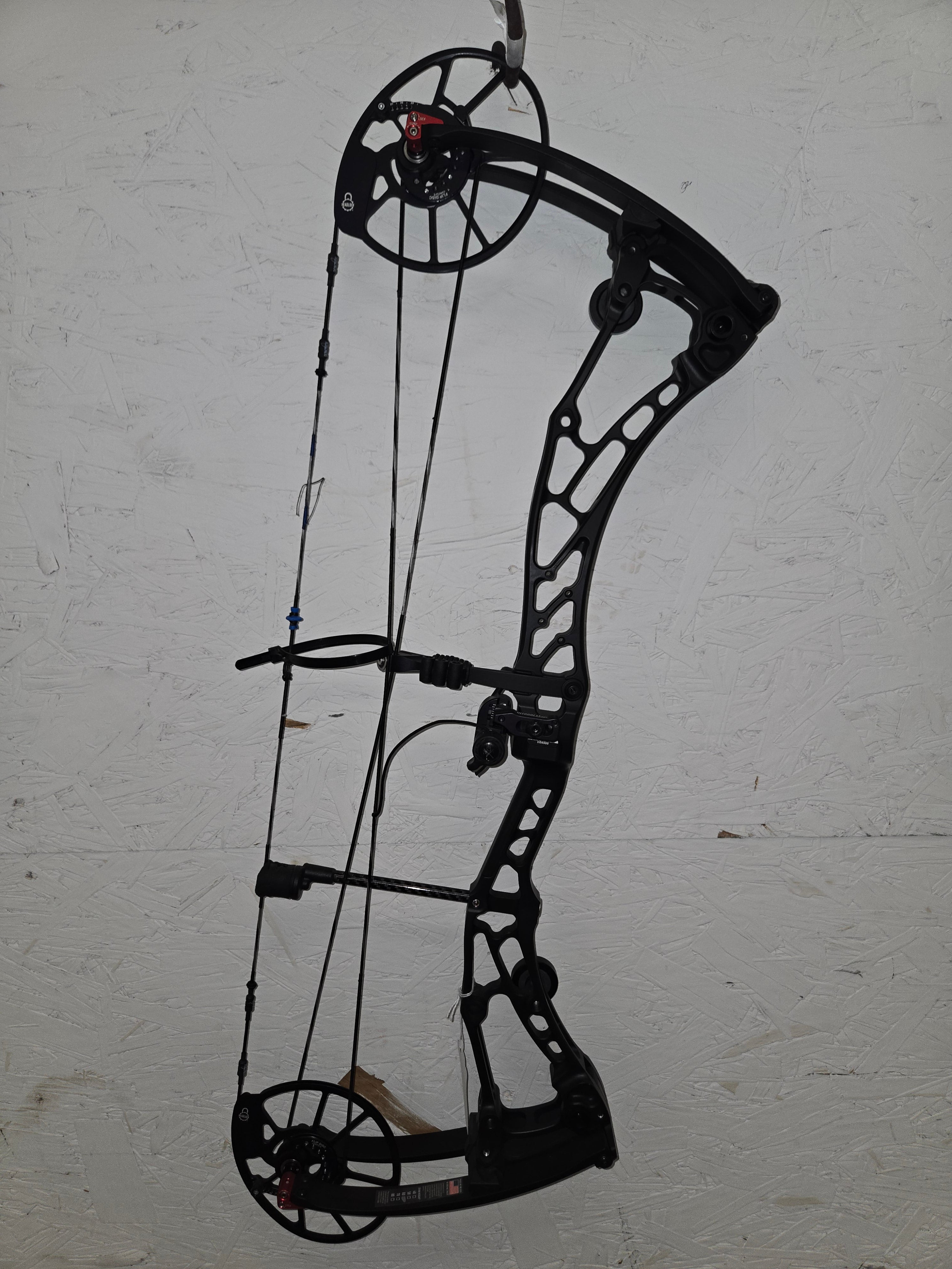 USED Bowtech Solution SS 60#