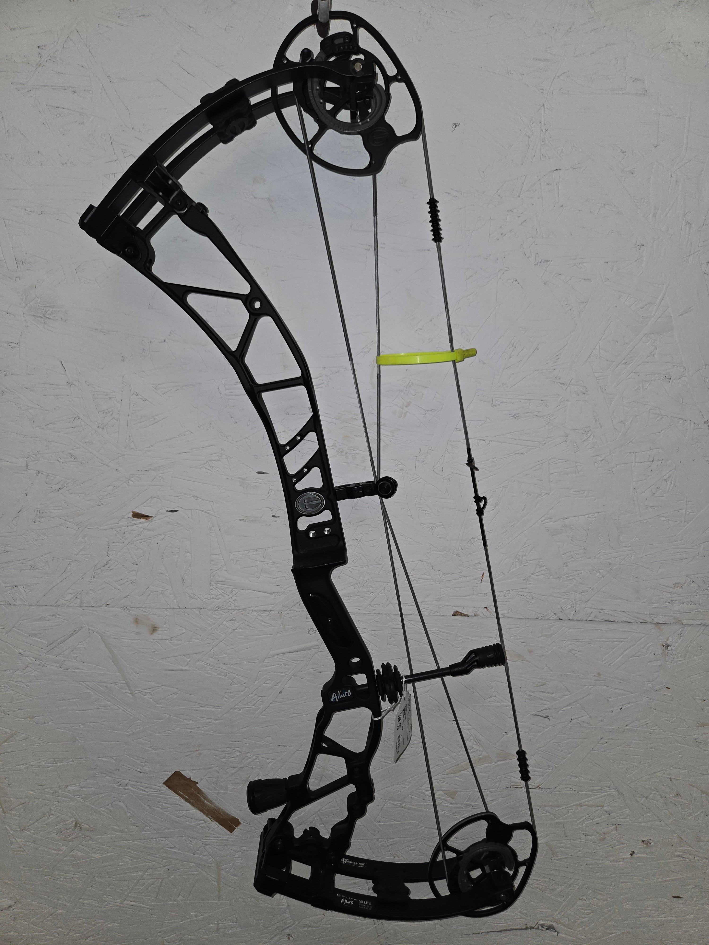 USED Elite Allure 50#