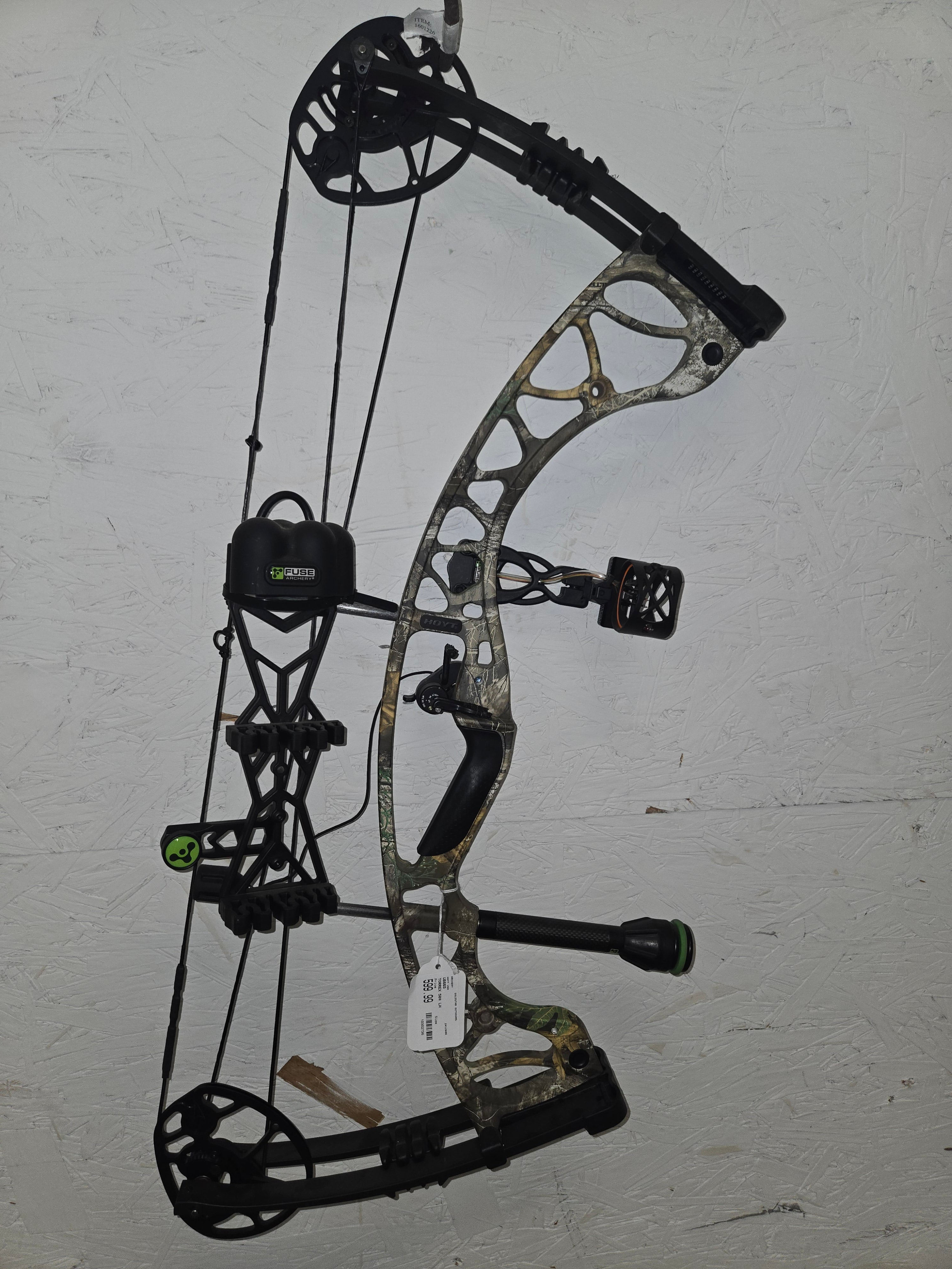 USED Hoyt Torrex 50# LH