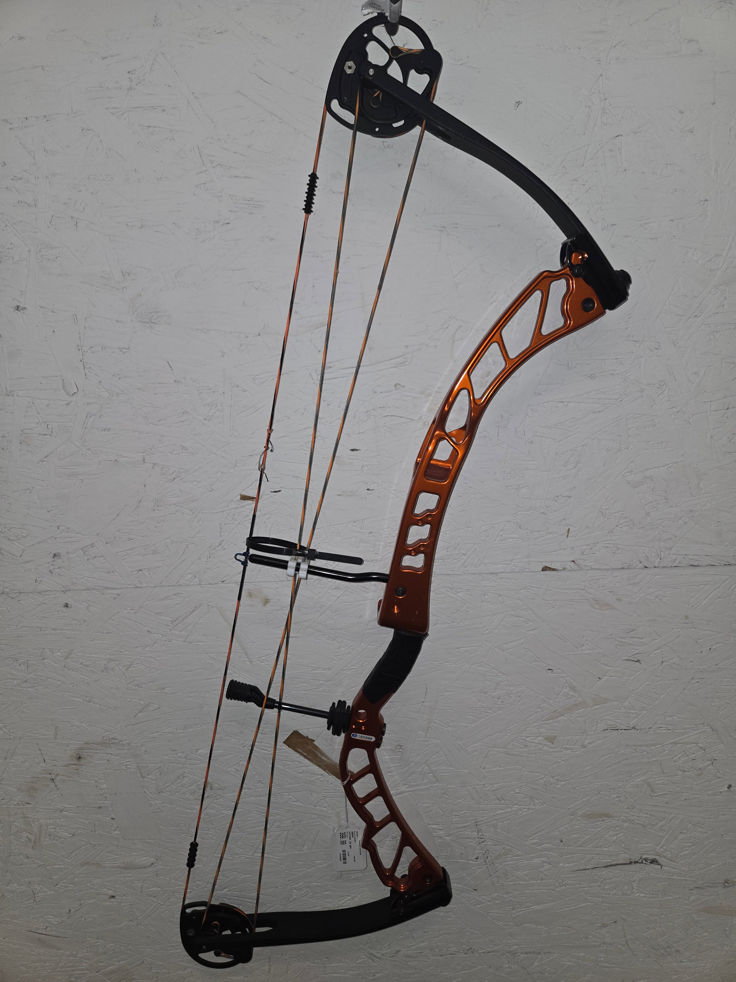 USED Elite Victory 39 60#