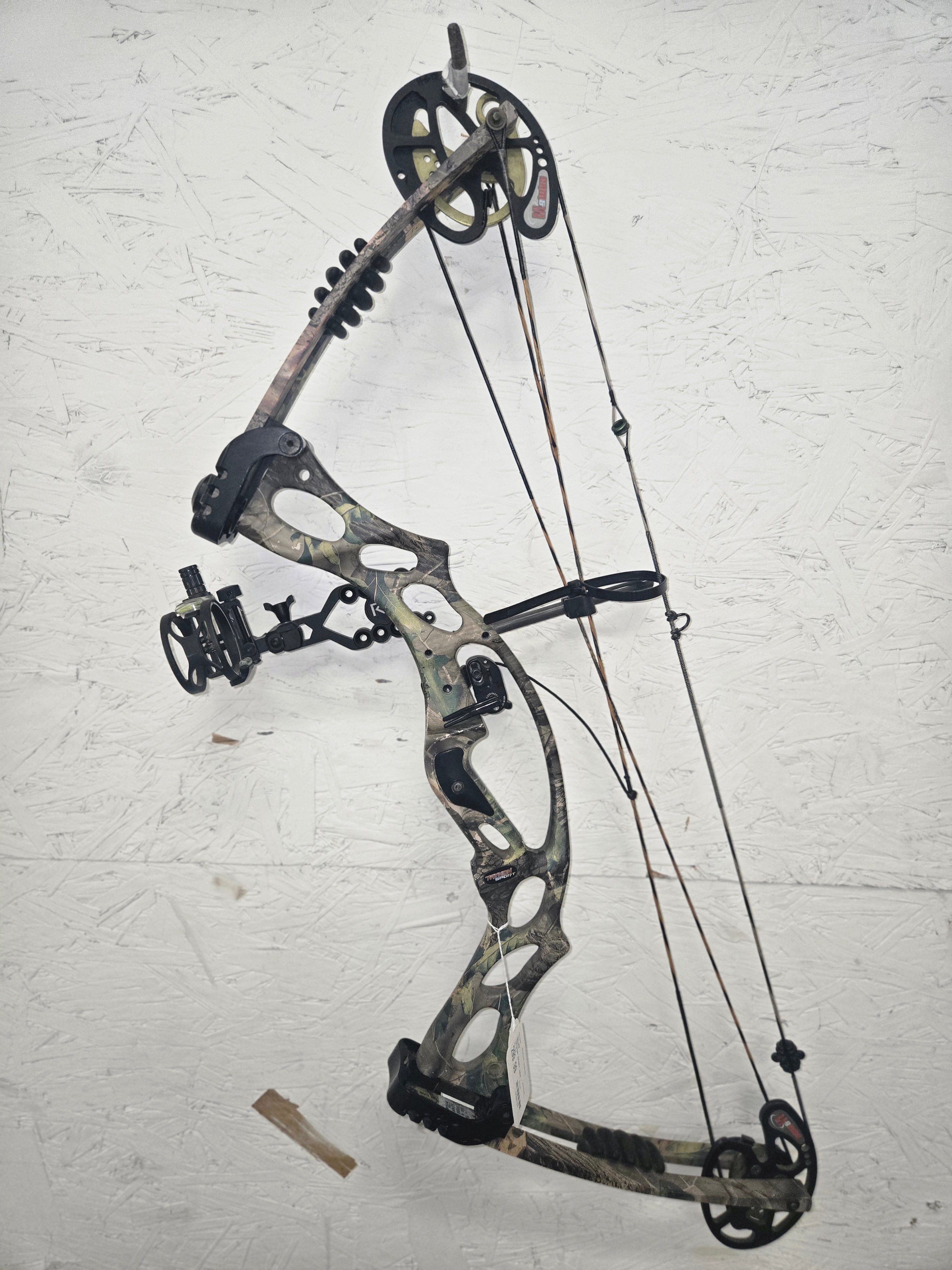 Used Hoyt Trykon Sport 50#