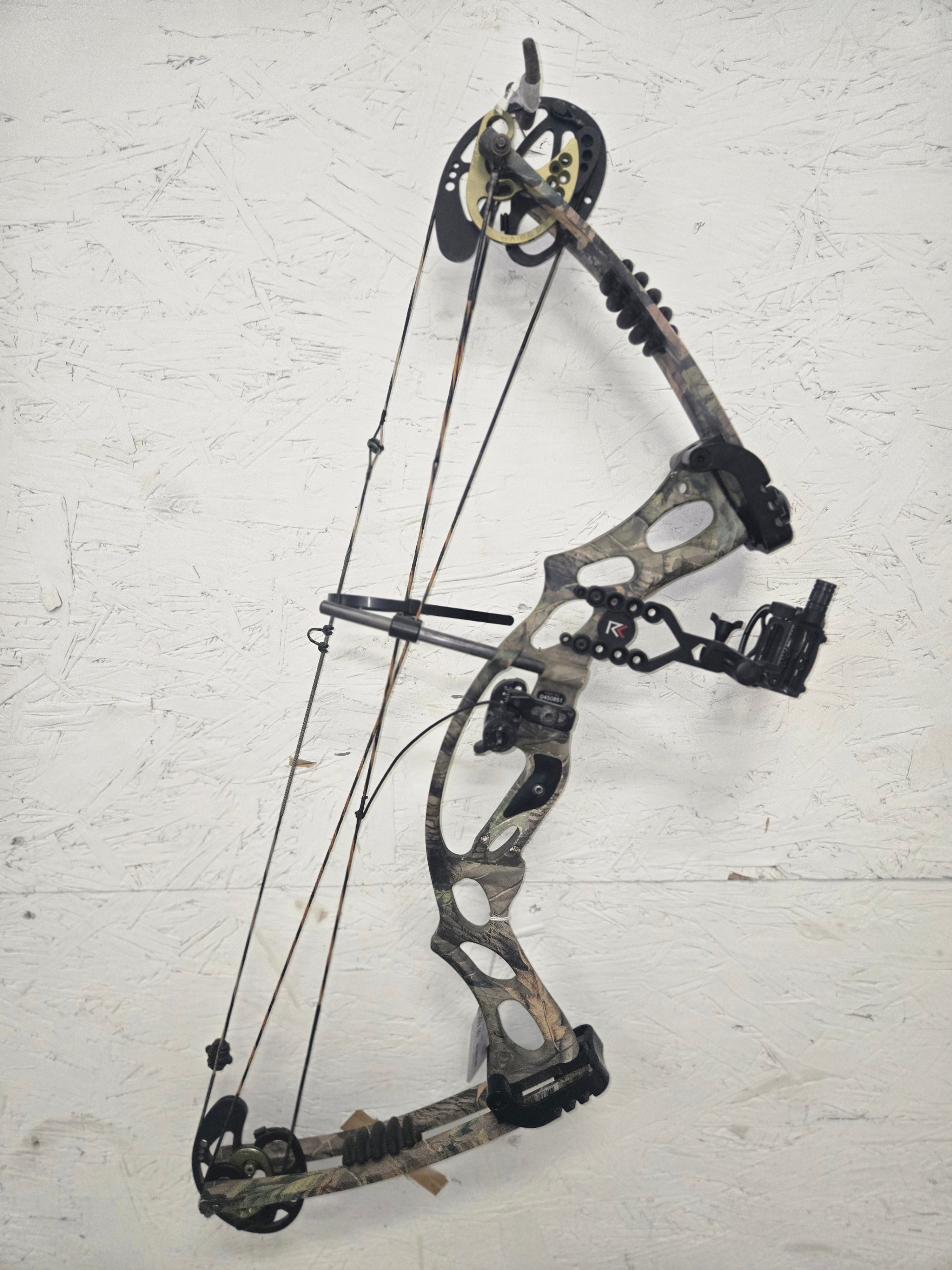 Used Hoyt Trykon Sport 50#