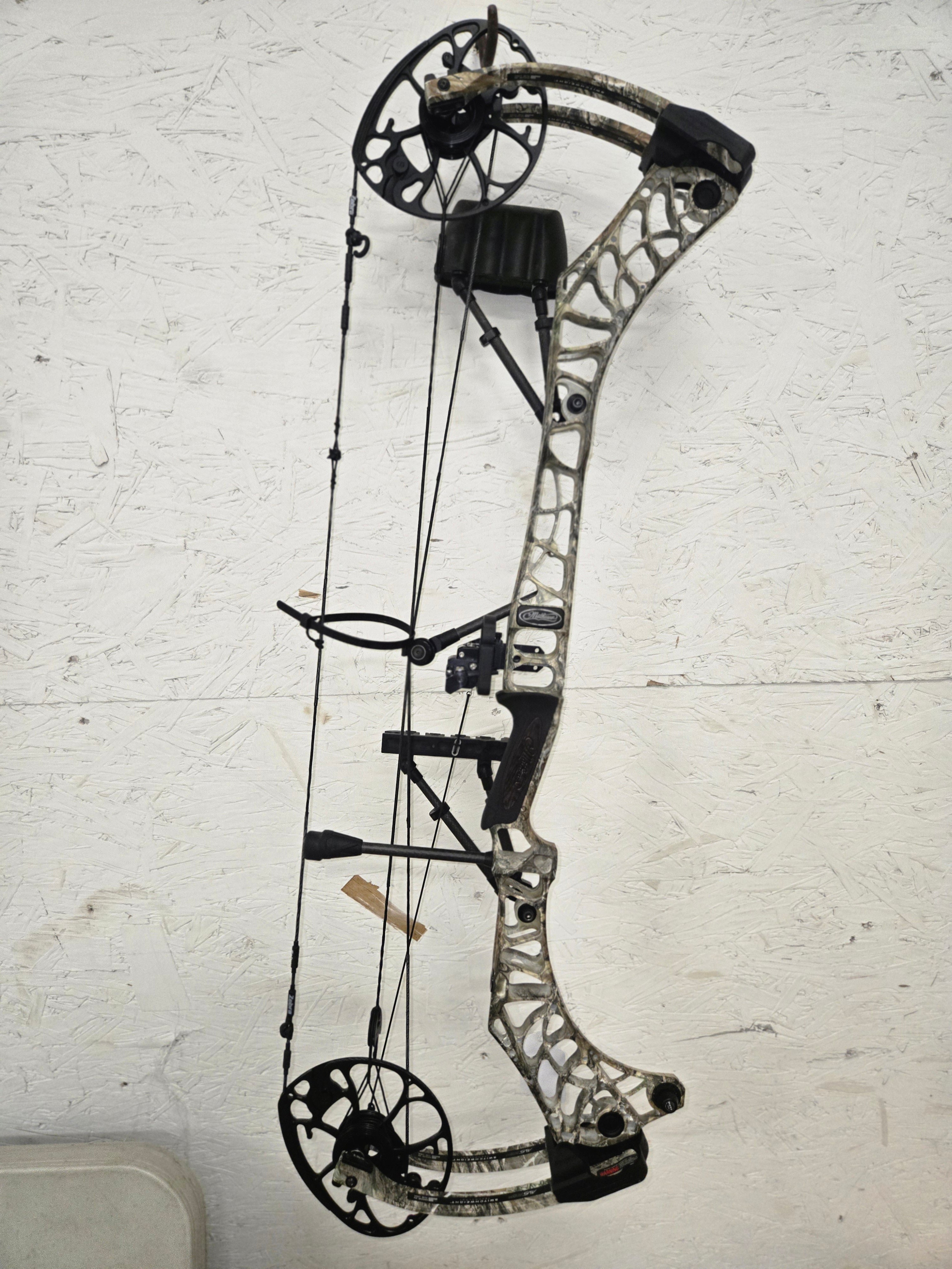 Used Mathews V3X 33 LH