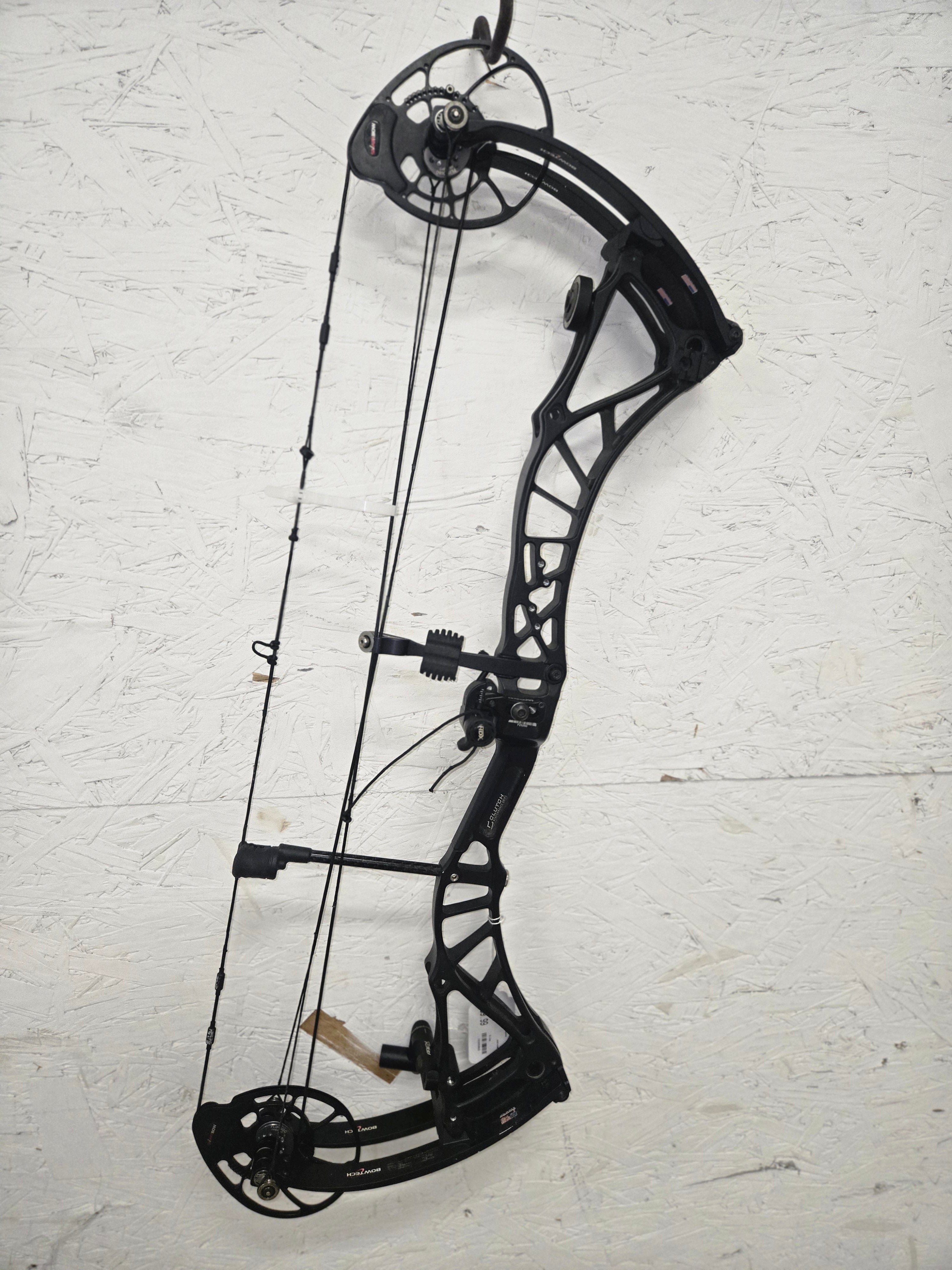 Used Bowtech Realm 70#