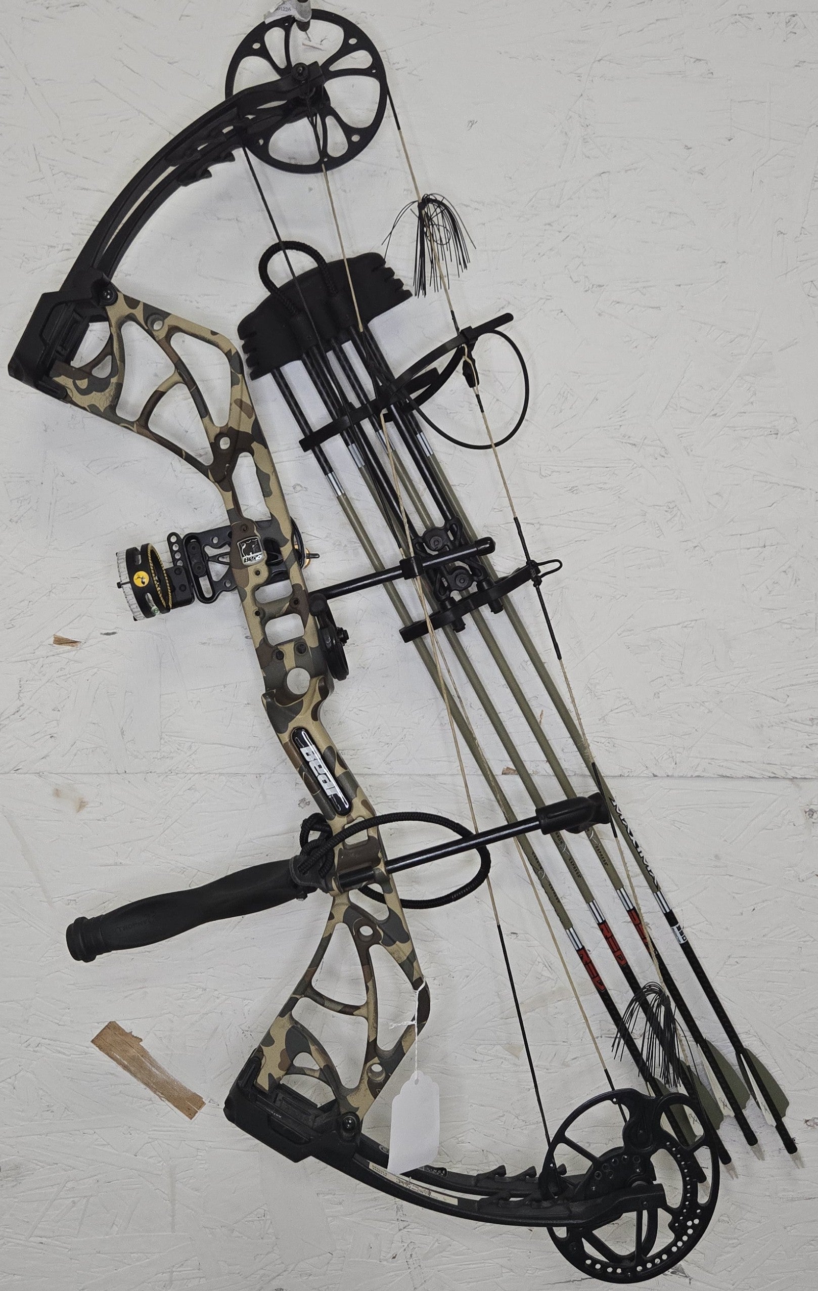 Used Bear Whitetail Legend 70#