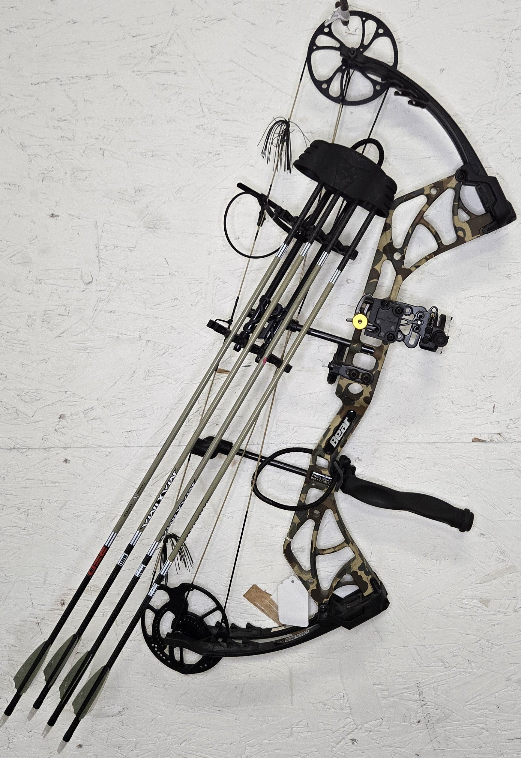Used Bear Whitetail Legend 70#
