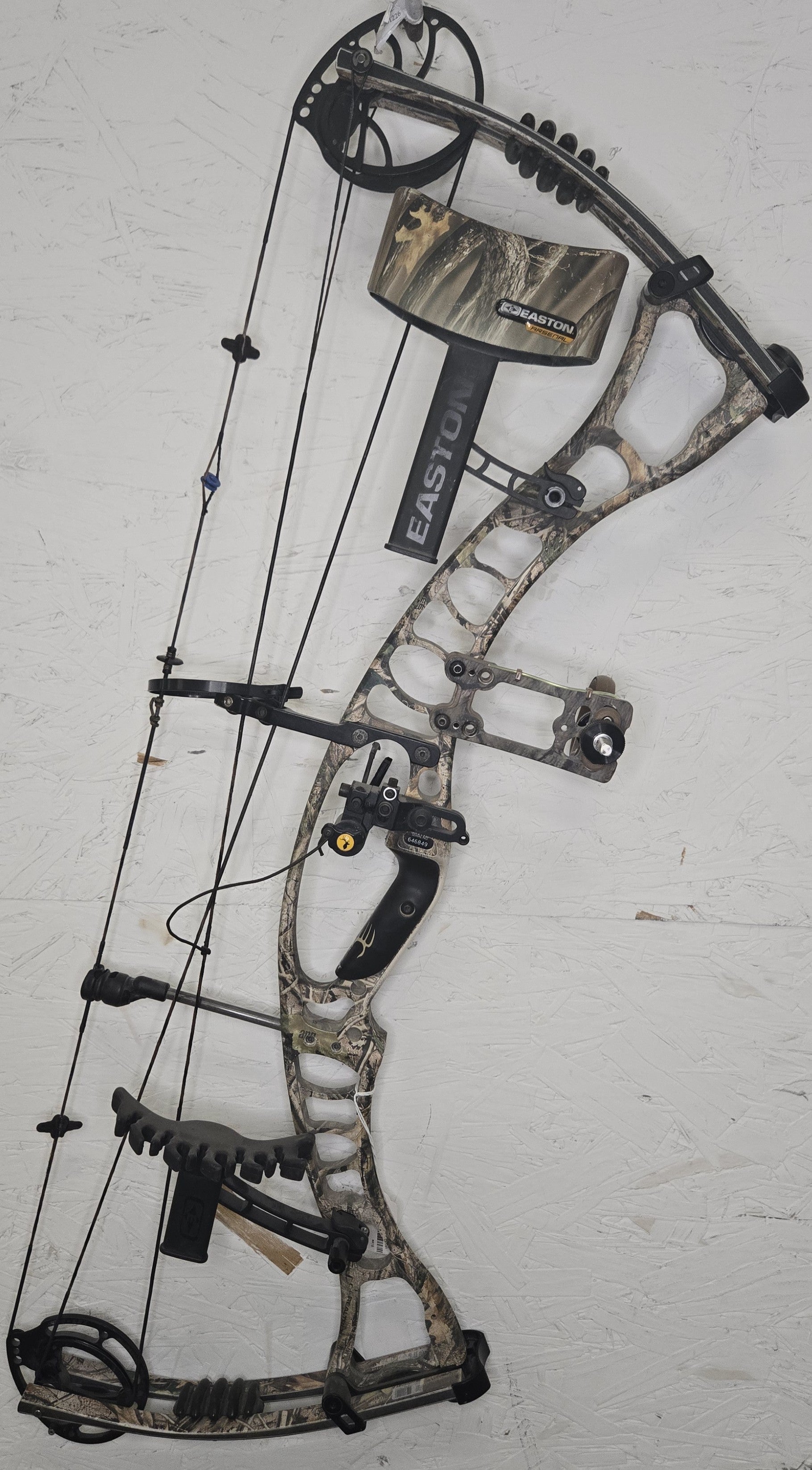 Used Hoyt Maxxis 35 70#
