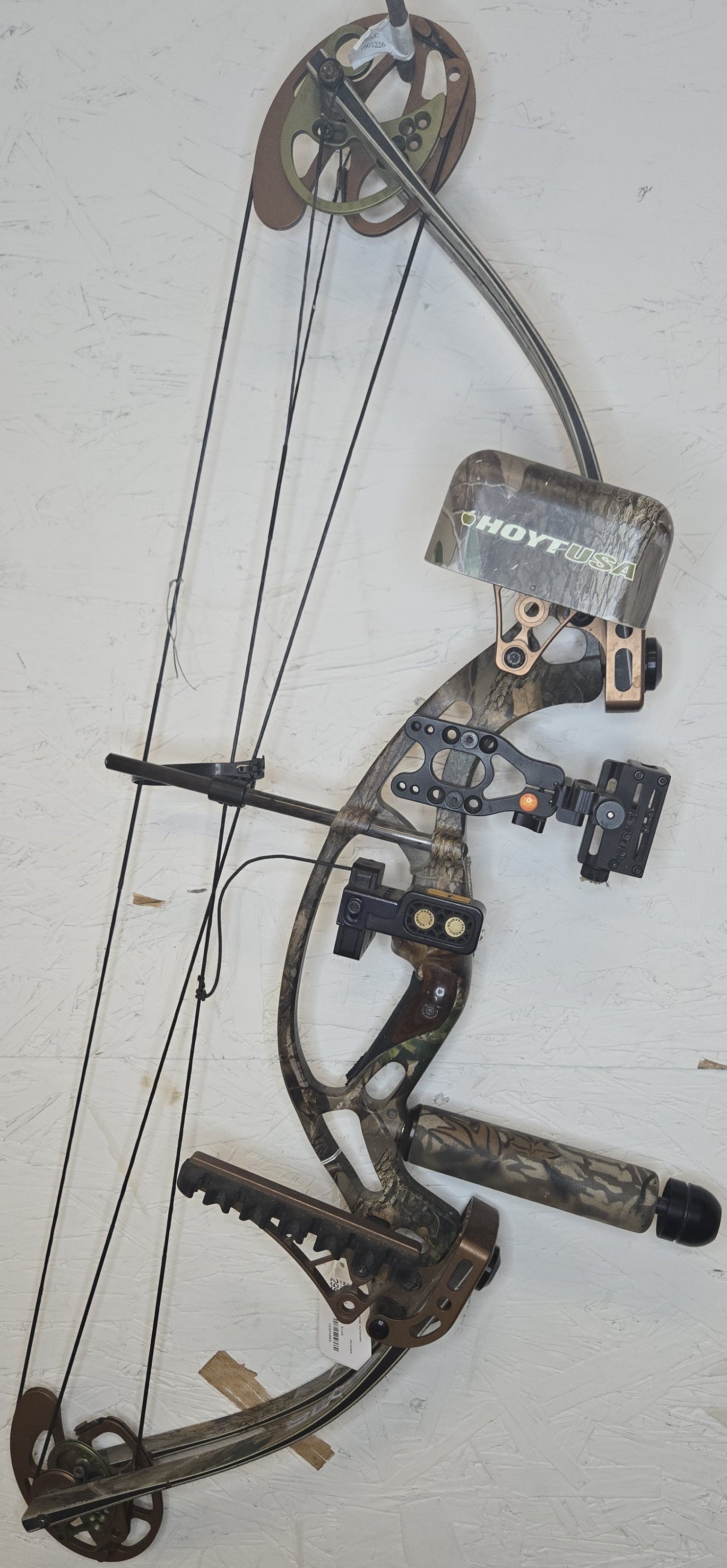 Used Hoyt Razortec 70#