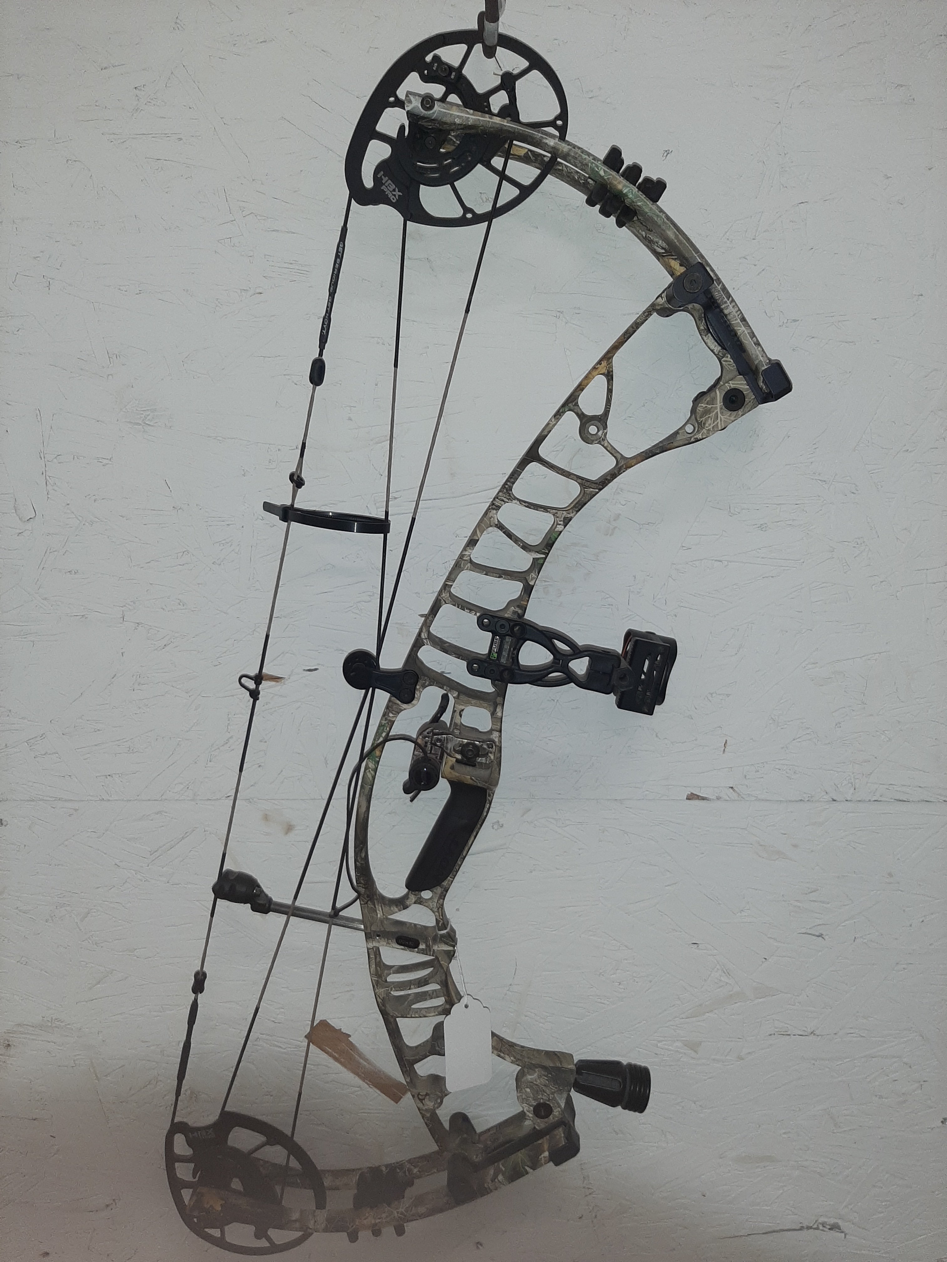 USED Hoyt Ventium Pro 65#