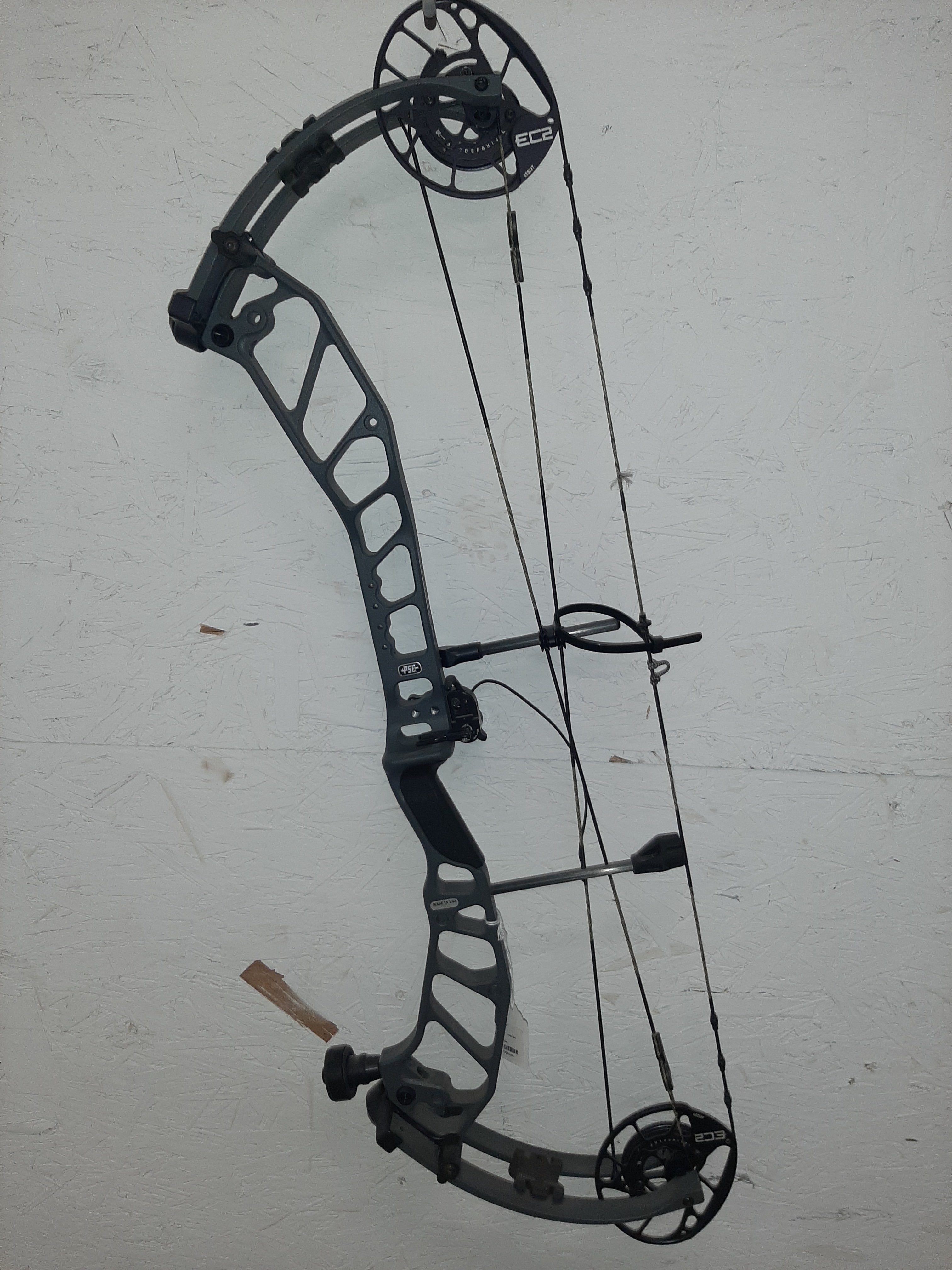 USED PSE Fortis 33 70#