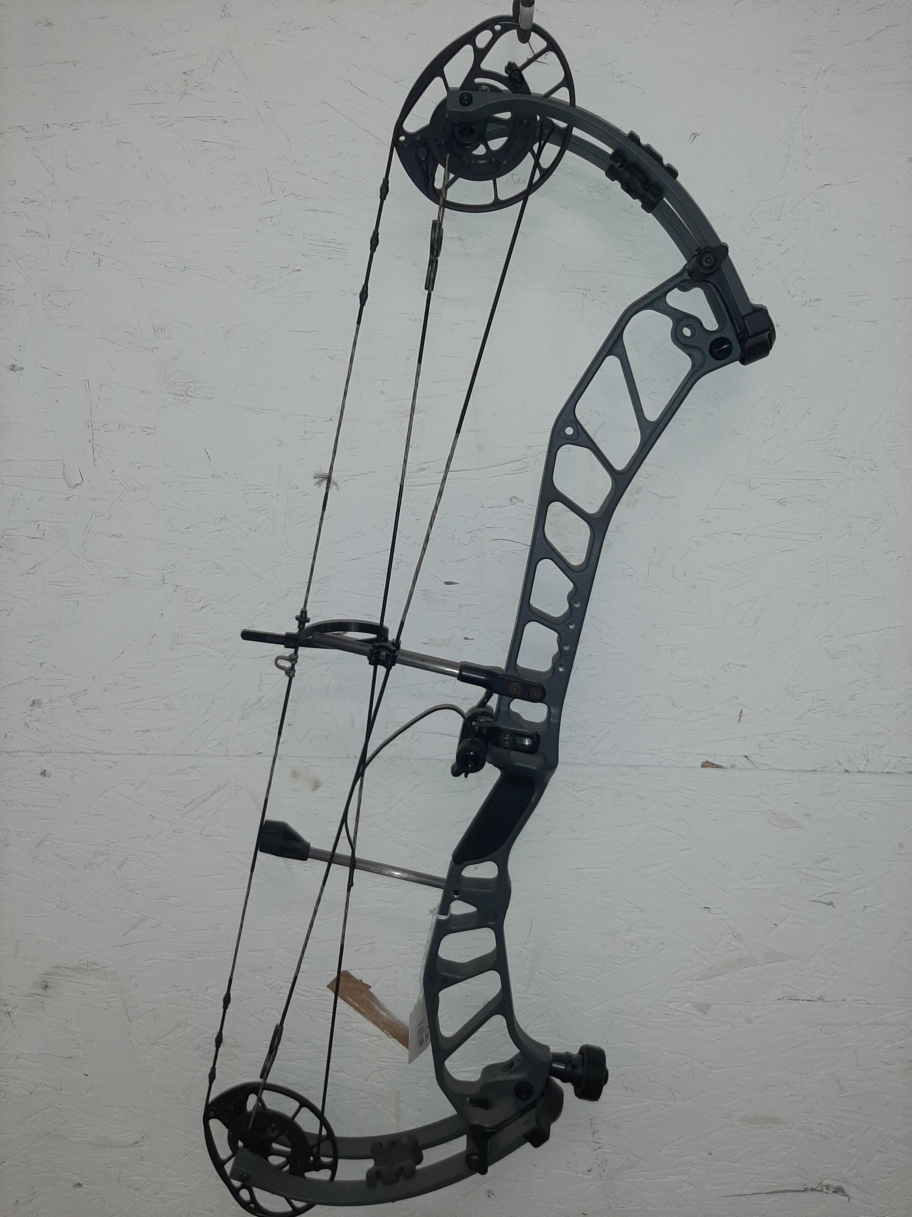 USED PSE Fortis 33 70#