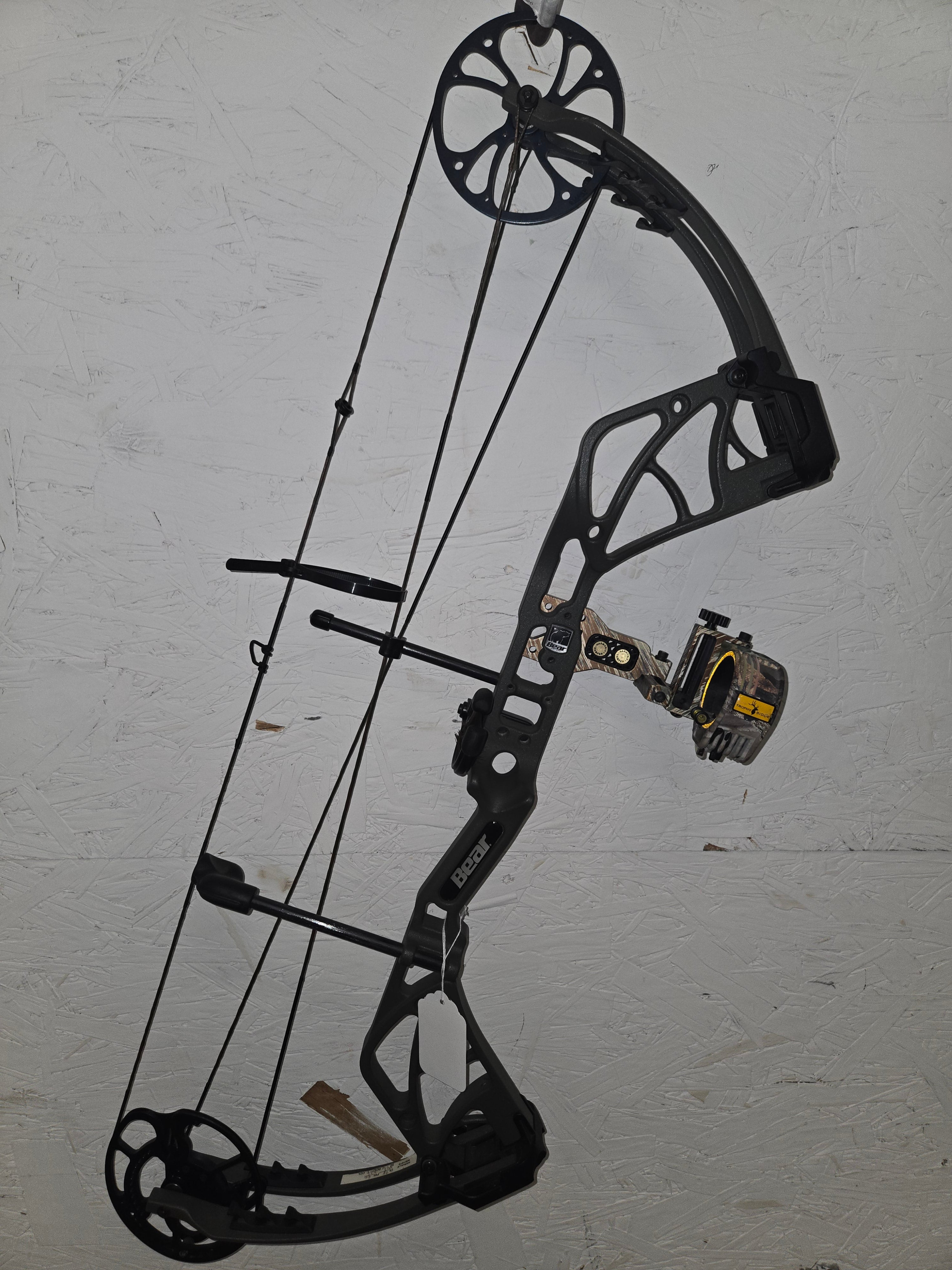 USED Bear Whitetail Legend 60# LH