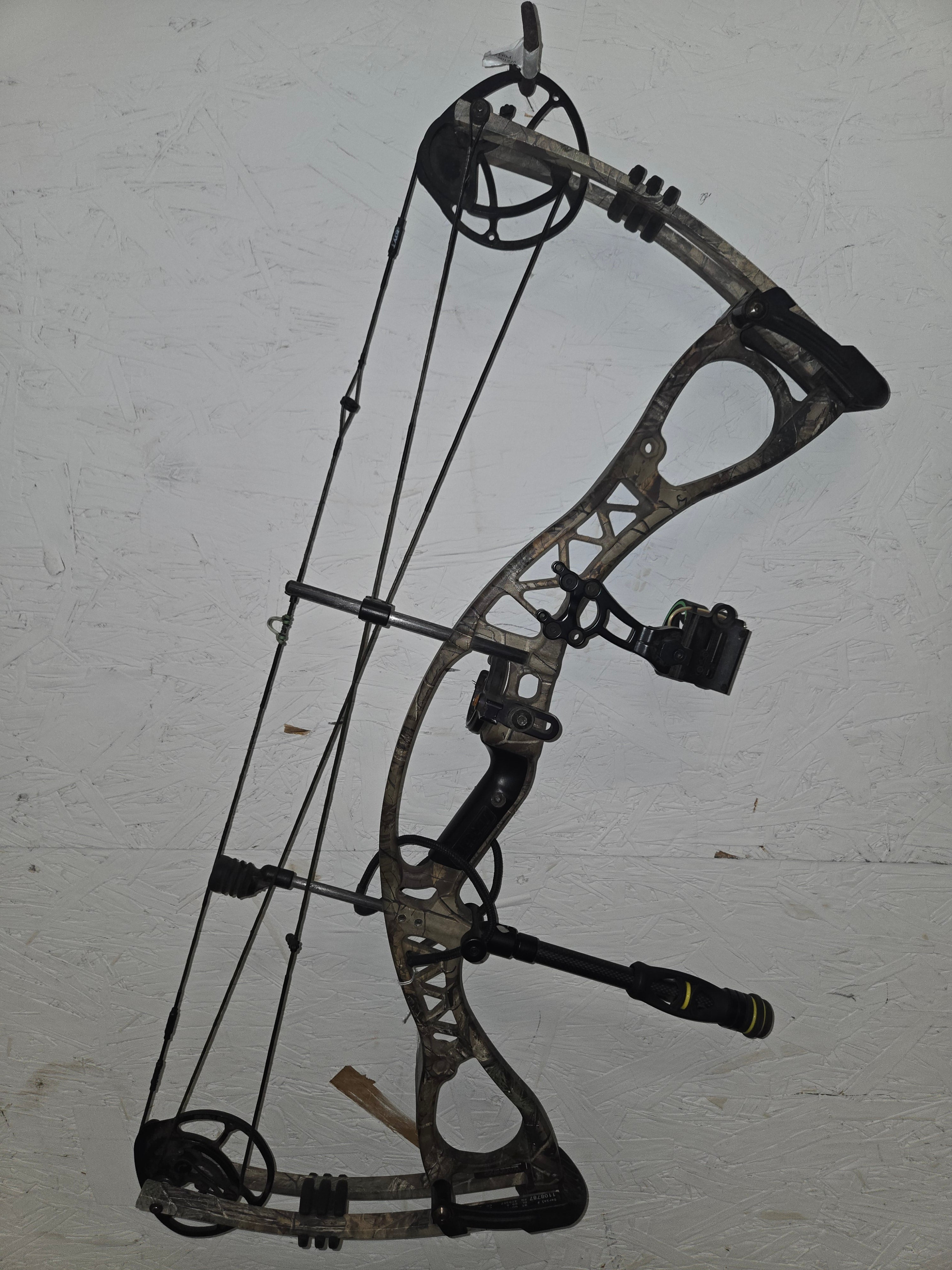 USED Hoyt Charger 70#