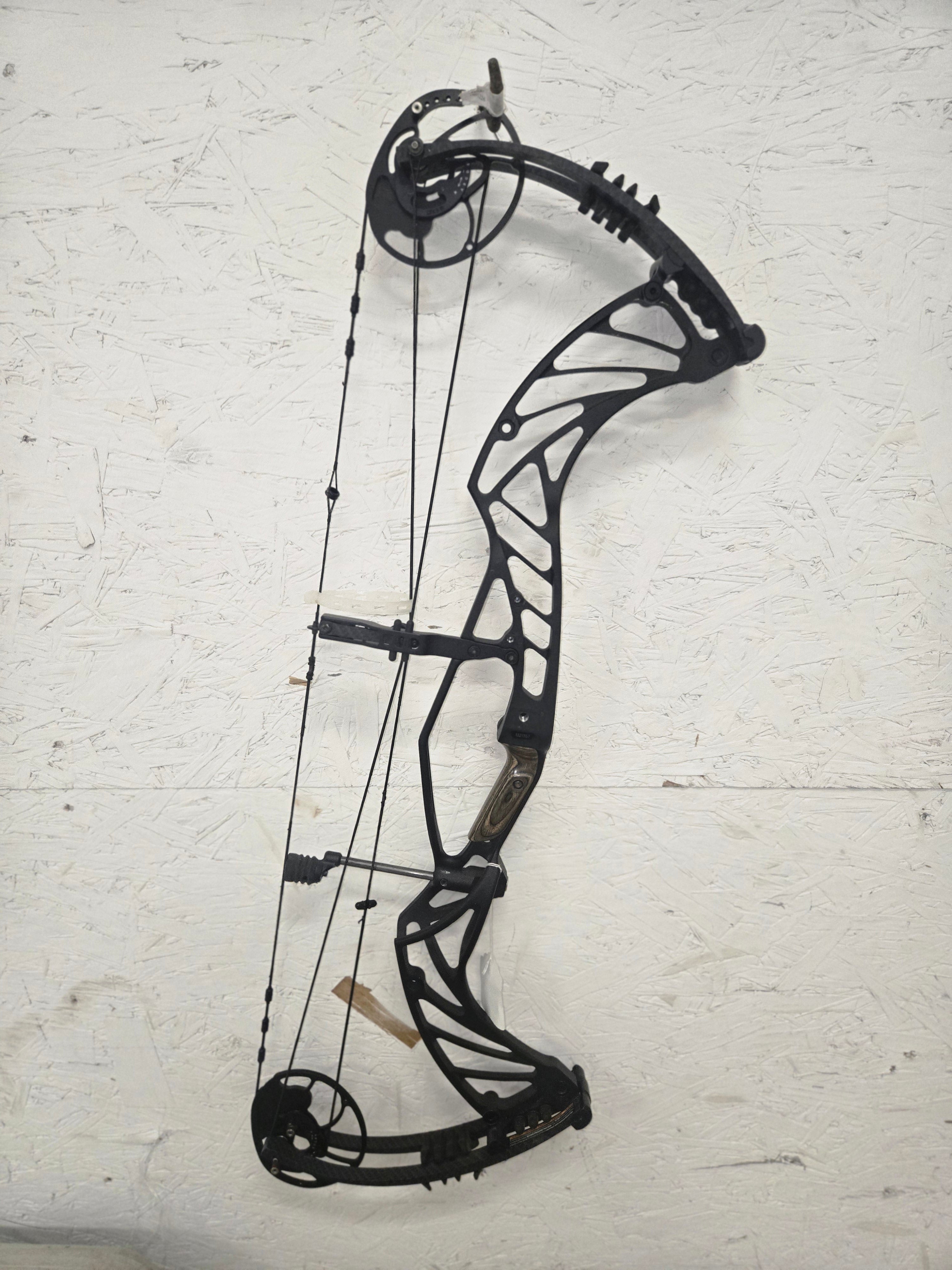 Used Hoyt Pro Defiant 34 70#