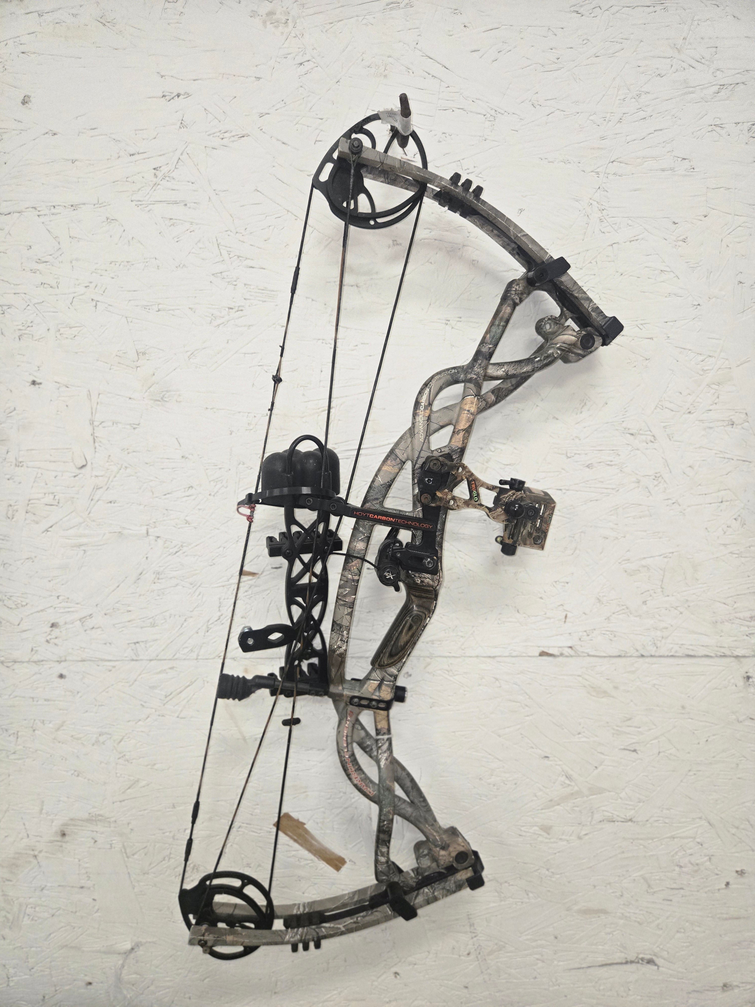 Used Hoyt Carbon Element 70#