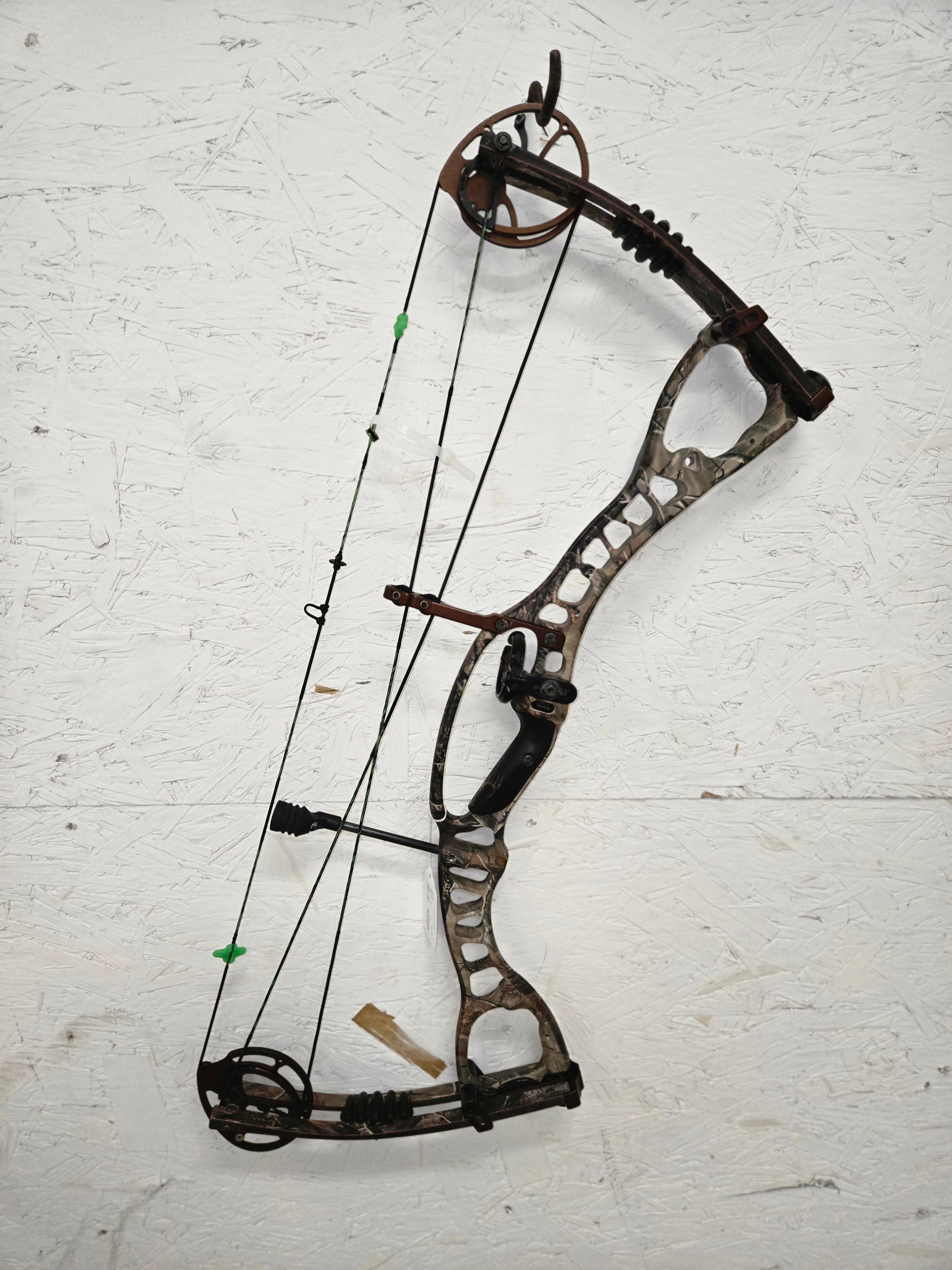 Used Hoyt CRX 32 70#