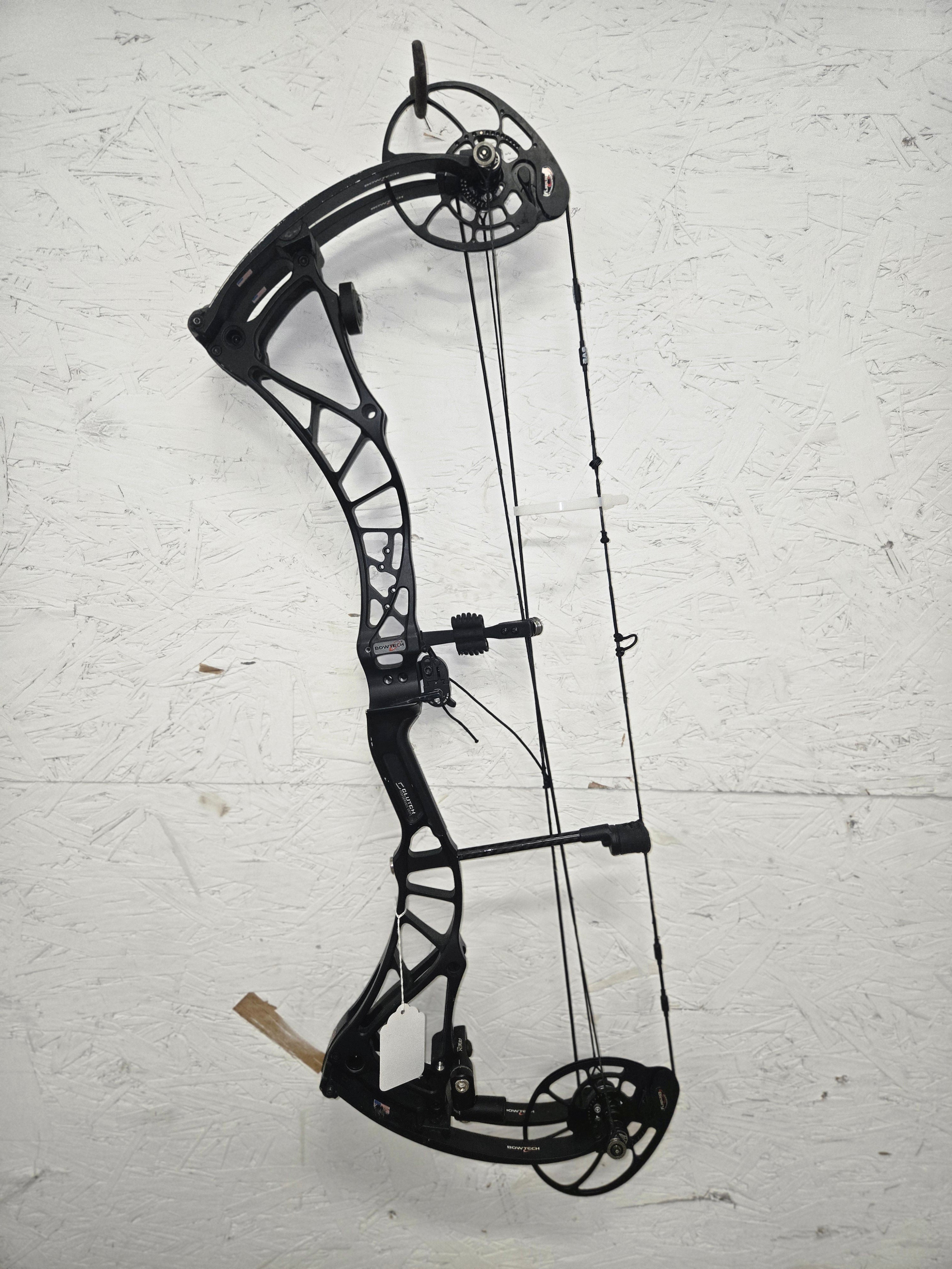 Used Bowtech Realm 70#