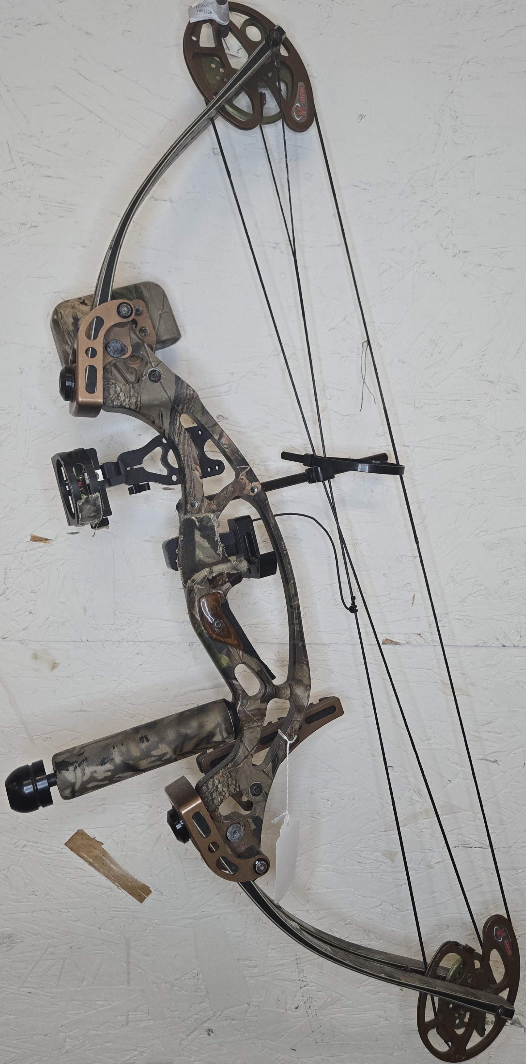 Used Hoyt Razortec 70#