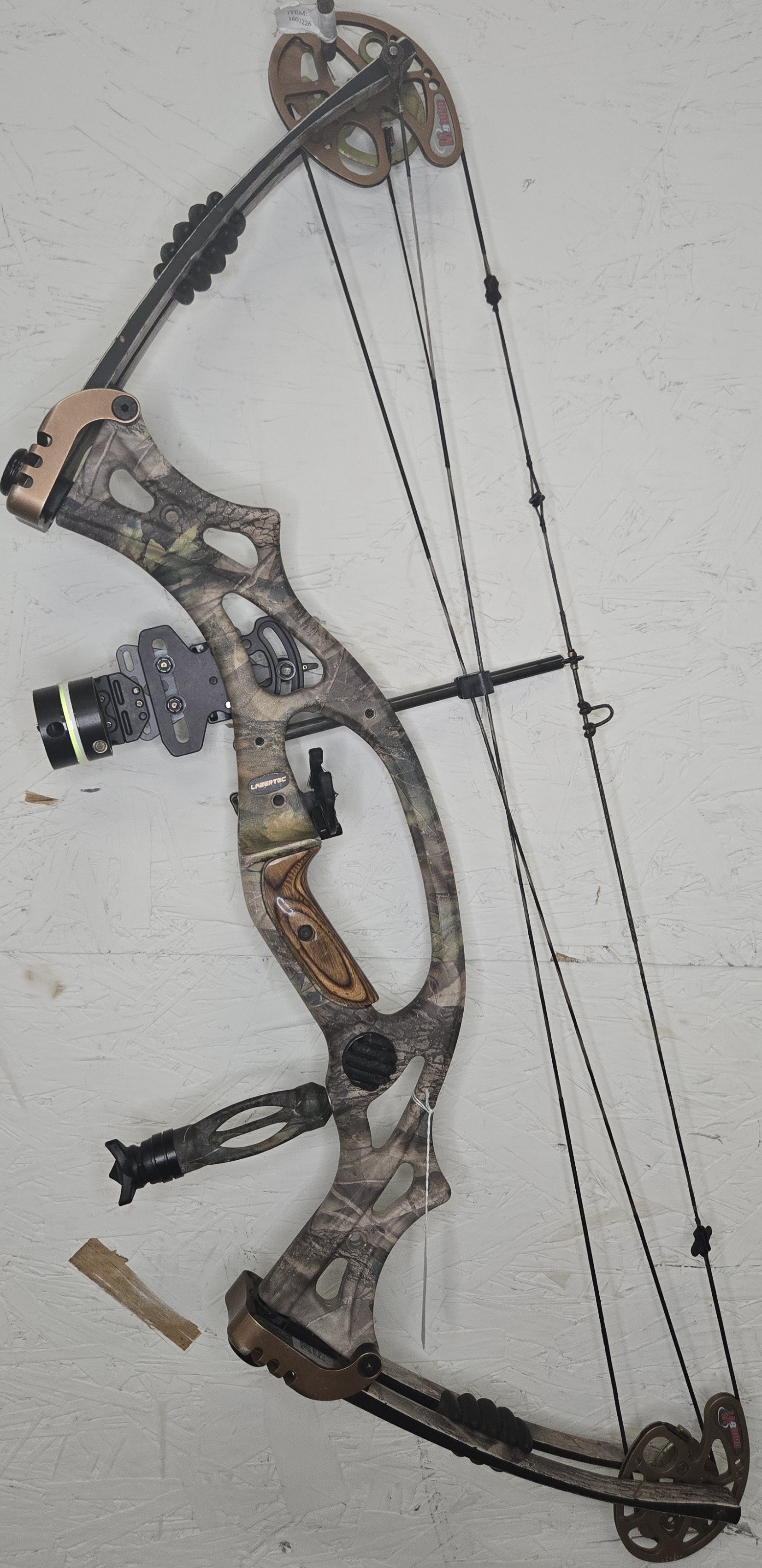 Used Hoyt LazerTec 70#